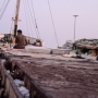 Un migrant campant sur le bateau l’ayant amené jusqu’à Crotone, Italie © Sara Prestianni