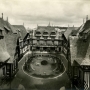 Hôtel Normandy, vue de l’entrée côté cour, Deauville (Calvados, France). Photographie anonyme.© SIAF /Cité de l’architecture & du patrimoine/Archives d’architecture du xxe siècle