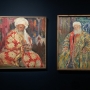 Vue de l’exposition « sur les routes de Samarcande. Merveilles de soie et d’or » novembre 2022 © La Fondation pour le développement de l’art et de la culture de la République d’Ouzbékistan