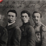 Cinq gueules cassées assistent à la signature du Traité de paix, Péronne, Historial de la Grande Guerre © Historial de la Grande Guerre-Péronne, Photo Yazid Medmoun