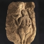Vénus de Laussel dite « Vénus à la corne », env. – 25 000 ans BP. Ville de Bordeaux - Musée d'Aquitaine. Photo : L. Gauthier. © DR.