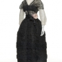 Balenciaga. Ensemble du soir, robe et corsages, Paris, collection haute couture automne-hiver 1957. Organdi, dentelle de Calais, crêpe de Chine, satin et taffetas. Musée des Arts Décoratifs, collection de l’UFAC, Union française des Arts du costume, Paris