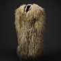 Cape de berger dite bunda. Hortobágy, Hongrie, vers 1970. Peau de mouton racka. Mucem, collection d’ethnologie d’Europe, dépôt du Muséum national d’histoire naturelle, Marseille. Inv. DMH1986.64.1. Photo © Mucem / Marianne Kuhn